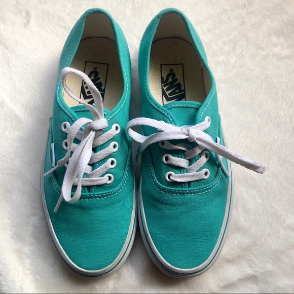 vans authentic style